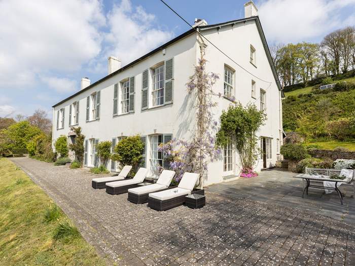 Trafalgar Barton, Sleeps 12 in Branscombe