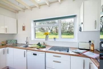The cute kitchen.
