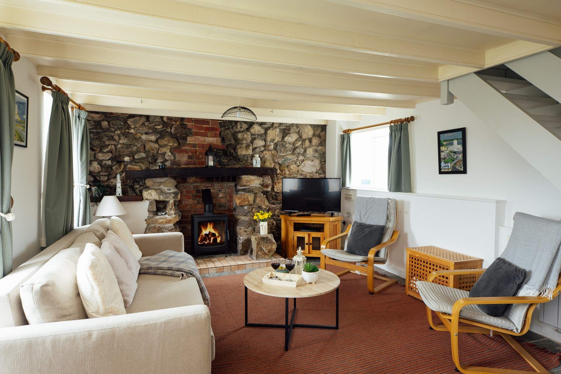 After a day exploring the local glorious beaches and pretty seaside villages relax in the idyllic sitting room. 