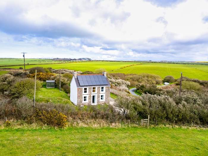 Pops Cottage, Sleeps 4 in St Davids