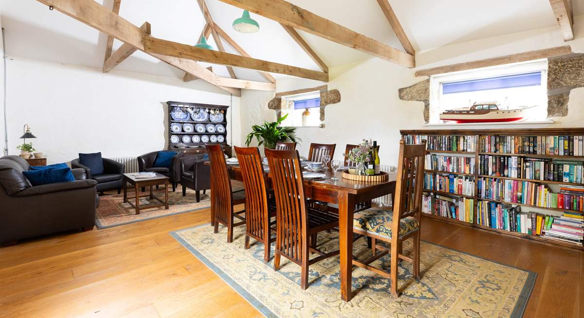 A most elegant dining room, plenty of space to enjoy the party.
