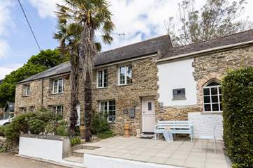 The front of Castle Cottage is the perfect place to enjoy your countryside surroundings. Please note this is not enclosed and the quiet road runs directly in front.