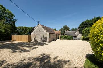 The owners live in the thatched house beyond the gate so are close on hand if you need them but you are assured of your privacy.