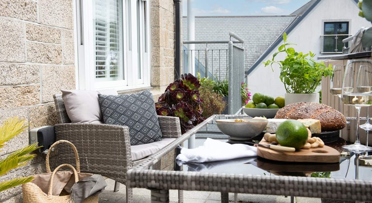 The private courtyard leads out from the kitchen/dining area.