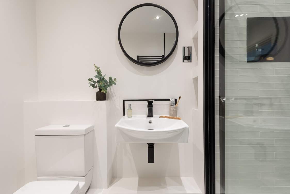 The first floor shower-room.