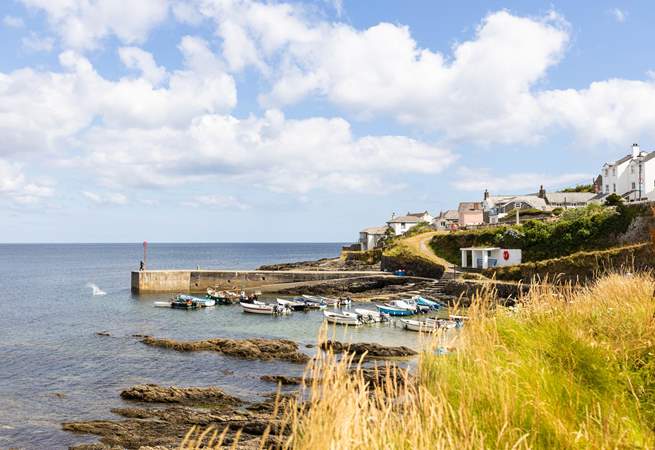 The village centre of Portscatho is a short stroll away.