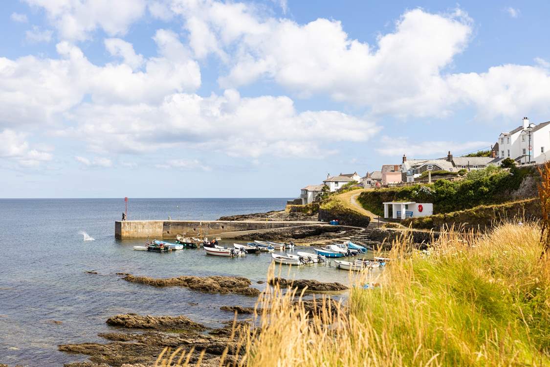 The village centre of Portscatho is a short stroll away.