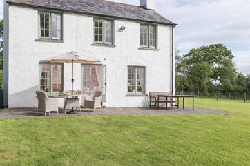 Enjoy a spot of al fresco dining in the Cornish sunshine.