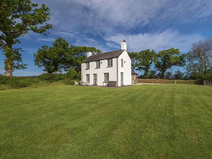 Treburtle Cottage, Sleeps 6 in Crackington Haven