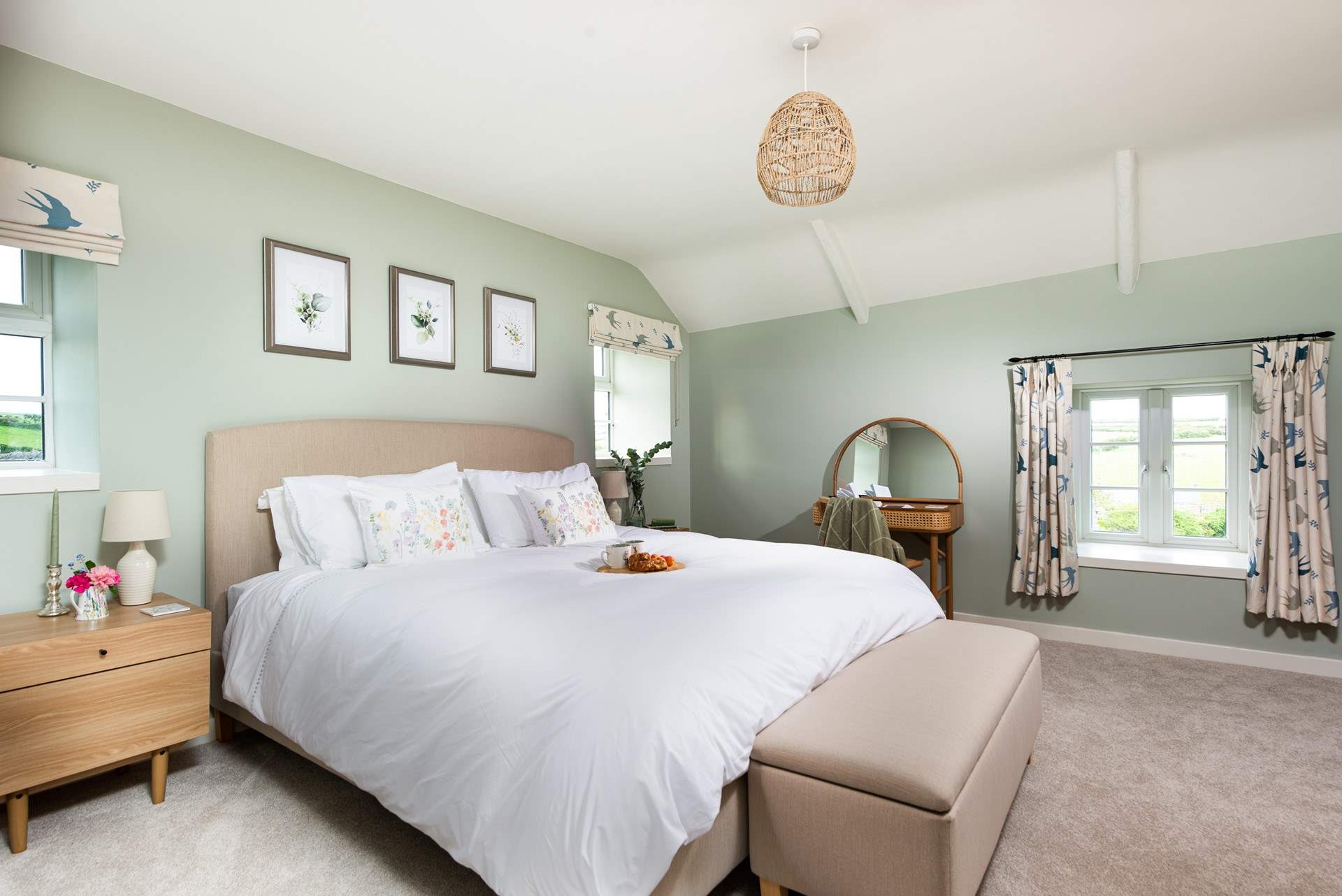 The gorgeous bedroom.