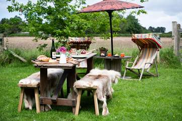 Soak up the sunshine and dine alfresco!