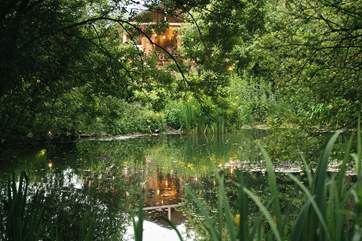 The idyllic lake next to the cabin.