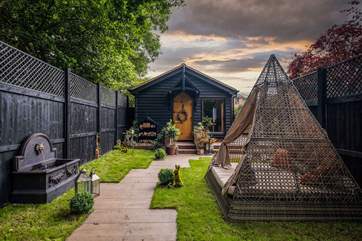 The earthy ambience makes this hideaway the perfect nature retreat.