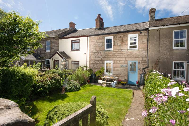 Cute as a button, Bal Maiden's Cottage welcomes you to west Cornwall.