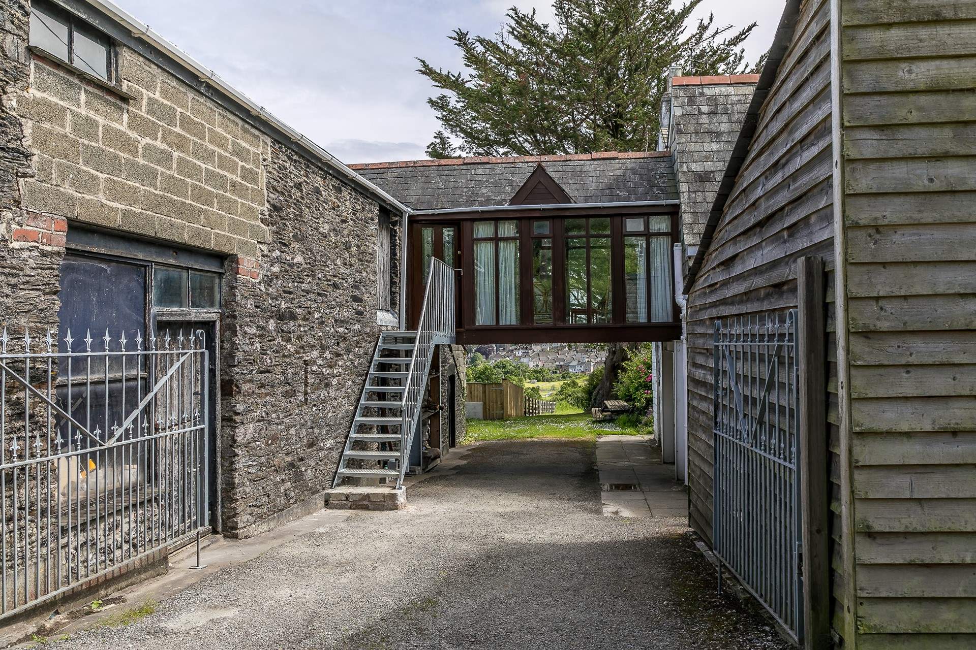 Looking towards Kernow River View from the parking area, with the steps leading up to the front door. Please take care.