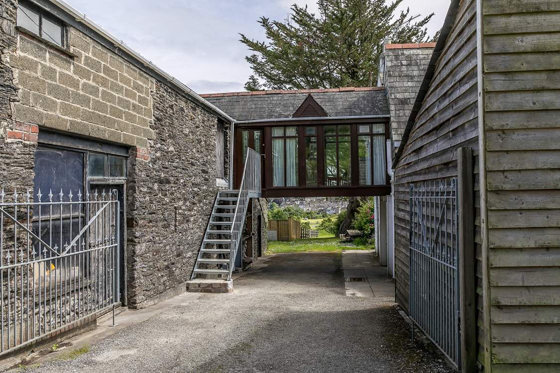 Looking towards Kernow River View from the parking area, with the steps leading up to the front door. Please take care.