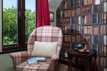 Delve into your favourite book in the fantastic little snug located at the top of the stairs whilst appreciating the country views.