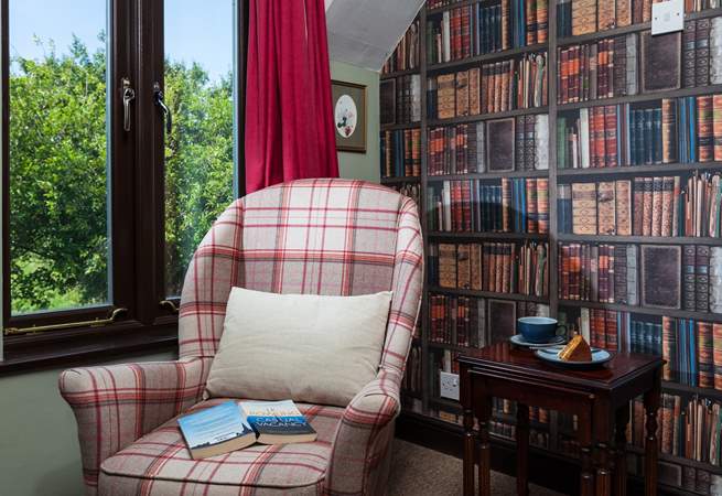 Delve into your favourite book in the fantastic little snug located at the top of the stairs whilst appreciating the country views. 