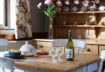 Enjoy a glass of your favourite with some nibbles after a day exploring. 