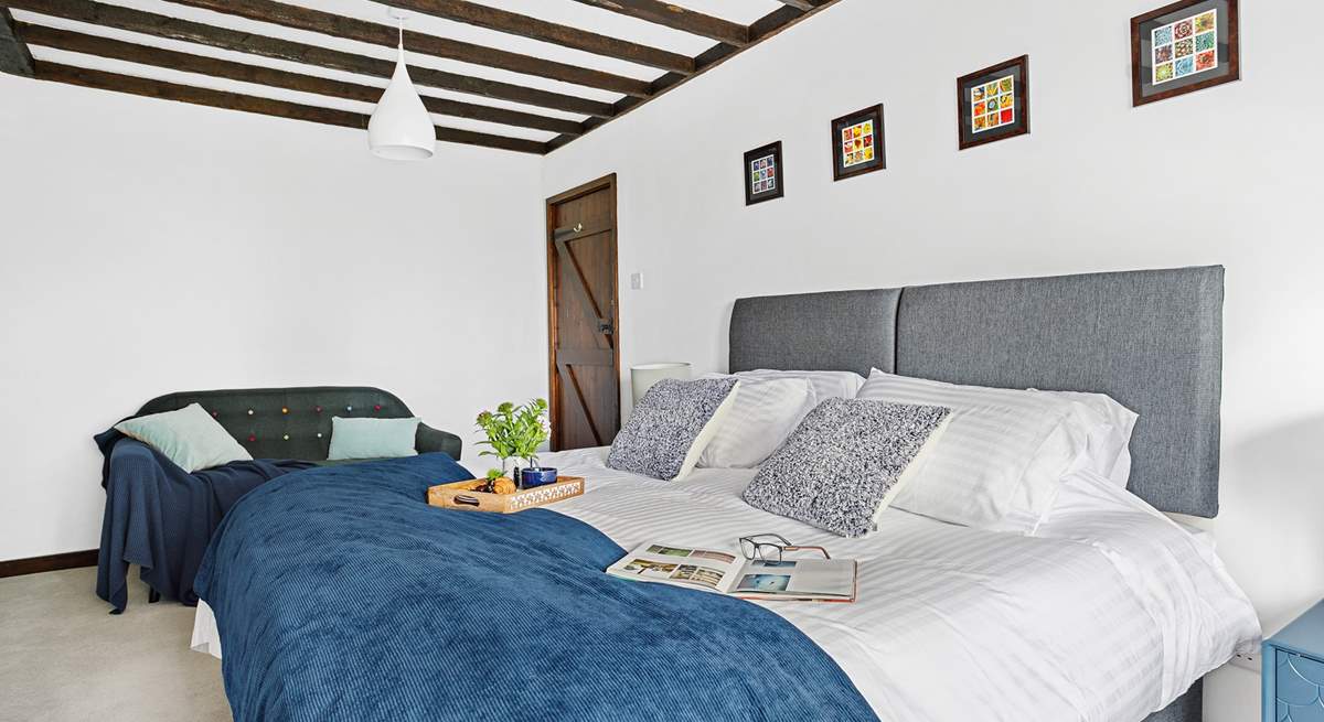 Bedroom five houses another 'zip and link' super-king with a chic en suite.