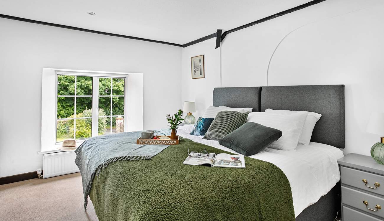 Bedroom 7 has another fabulous 'zip and link' super-king.