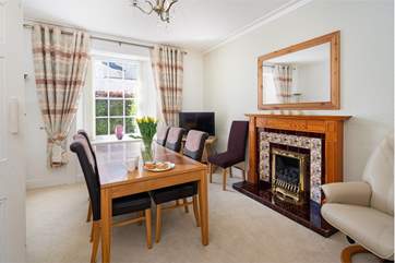 Enjoy sociable family meals in the marvellous dining-room.