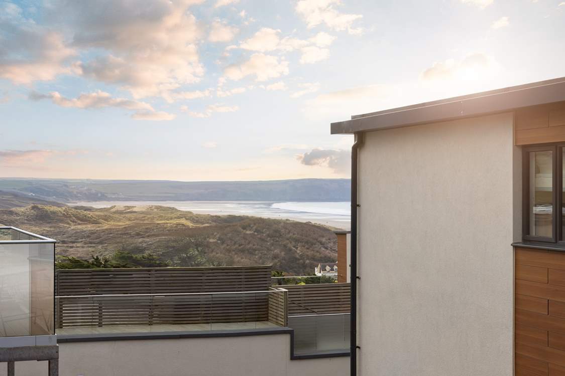 Welcome to a beautiful spot!
No 9 has partial sea views from the balcony.