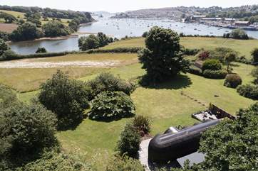 What a location! Sea views as far as the eye can see!