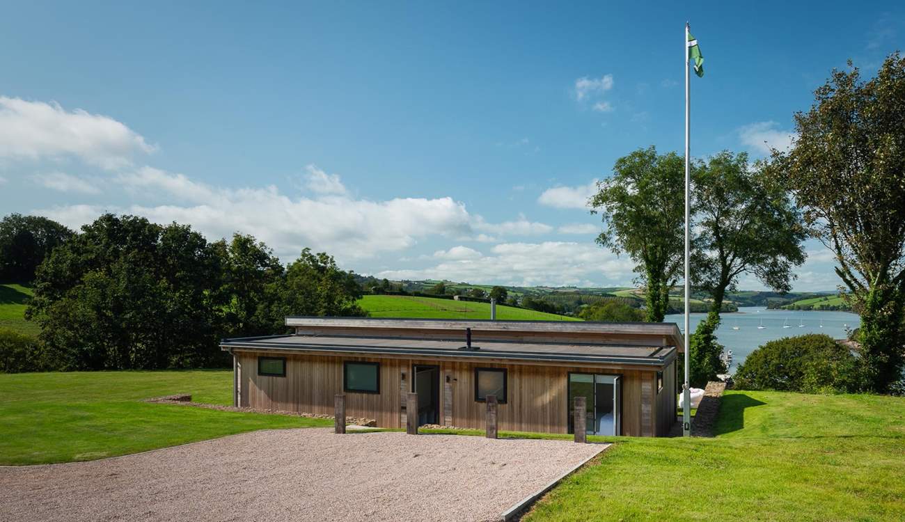 Welcome to your gorgeous rural retreat, Greenway Hideaway.