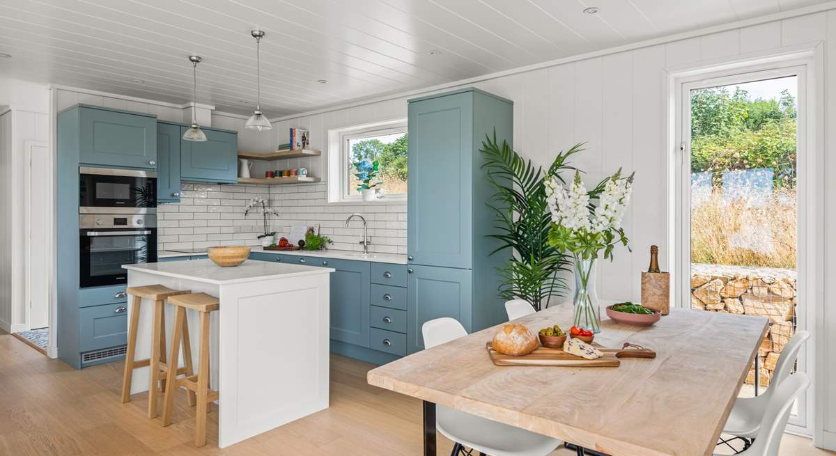 The beautifully decorated kitchen/dining area.