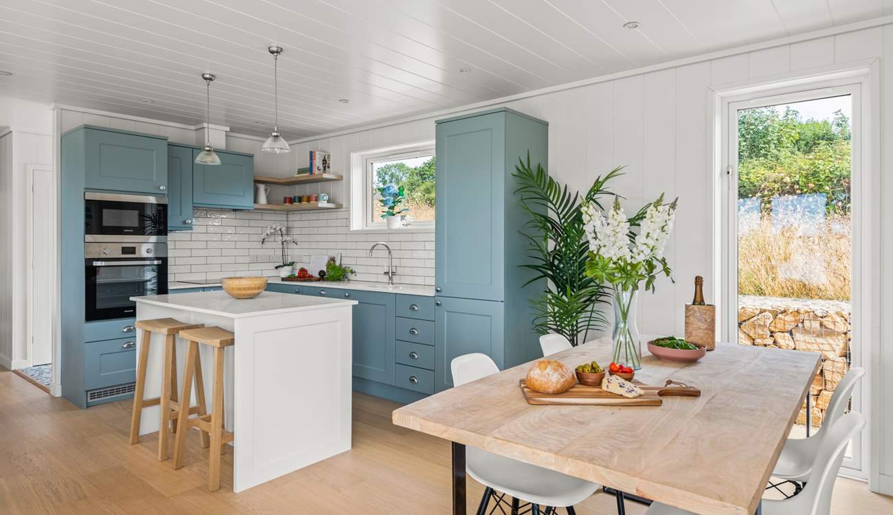 The beautifully decorated kitchen/dining area.