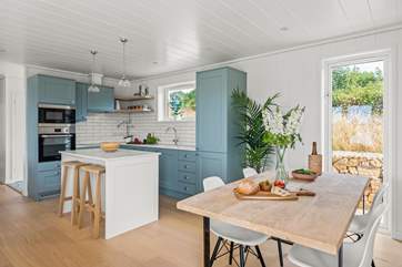 The beautifully decorated kitchen/dining area.