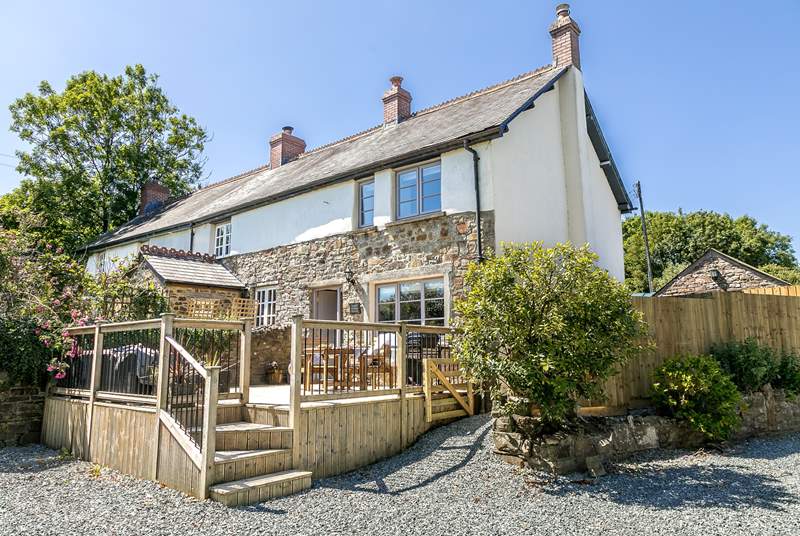Twilight Cottage is a delightful semi-detached retreat set in gorgeous countryside.