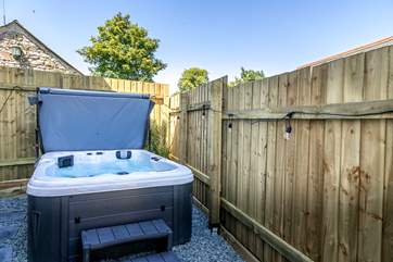 Twilight Cottage even comes equipped with a hot tub.