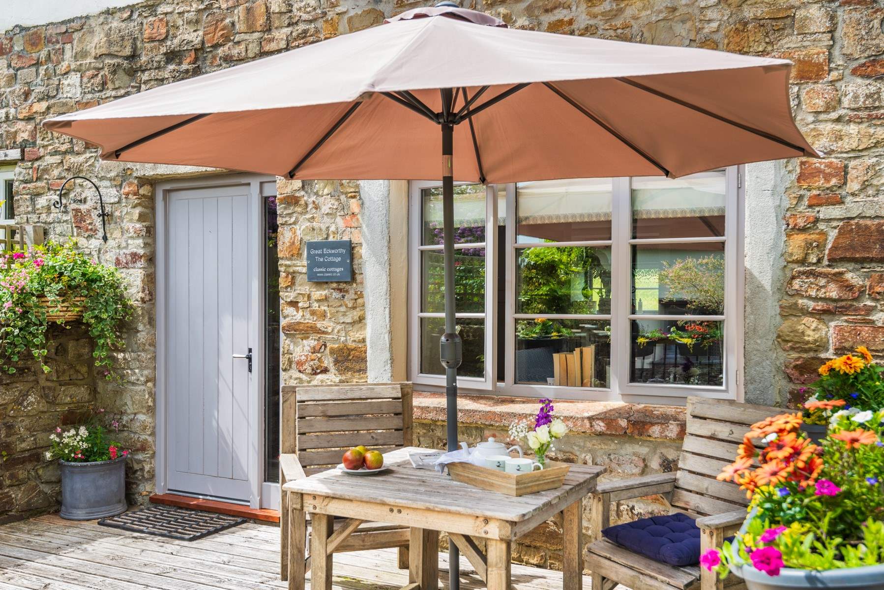 A lovely spot for some al fresco dining.