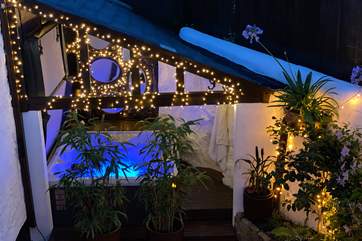 The cosy lighting makes the Hot tub irresistible in the evening.