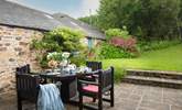 Dine al fresco under the sun. - Thumbnail Image