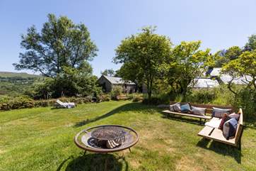 The fire-pit provides a great spot for stargazing once the sun has dipped below the horizon.