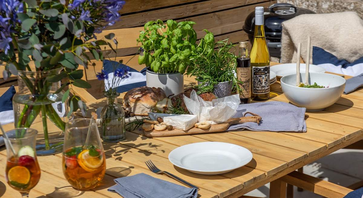 Long, lazy lunches on the terrace.