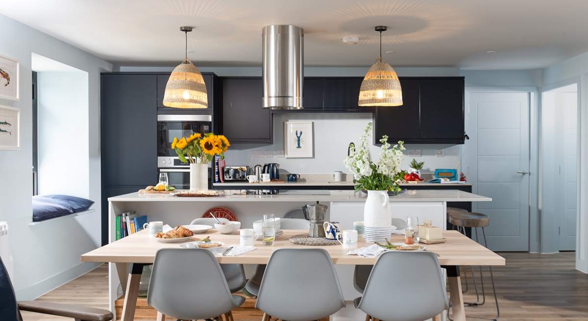 The beautiful kitchen and dining space.