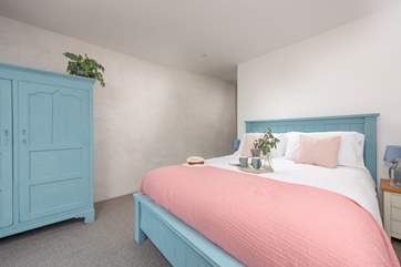 Gorgeous bedroom 2.