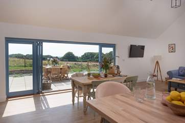 The children and your family dogs will love the freedom of the outside space here.