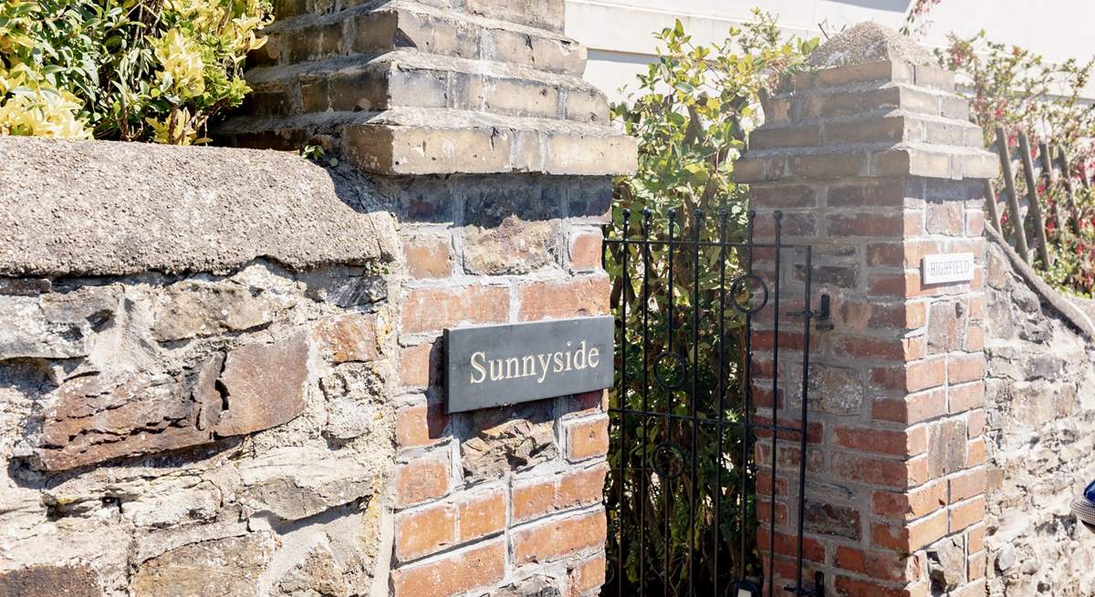 Sunnyside is a fabulous place for a holiday. You simply need to walk past the lovely neighbours house and onto Sunnyside. We love the quirky character of Appledore.