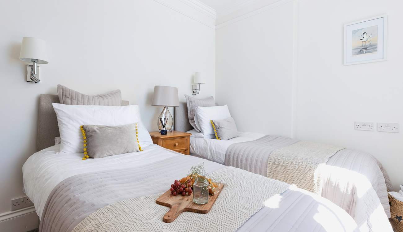 Comfy bedroom 1 has a 'zip and link' bed so you can choose either twin beds or a super-king double.

The bedrooms are beautifully furnished with comfort and relaxation in mind.