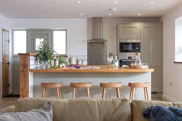 Settle down for a warming cup of coffee in the morning at the fantastic breakfast-bar.