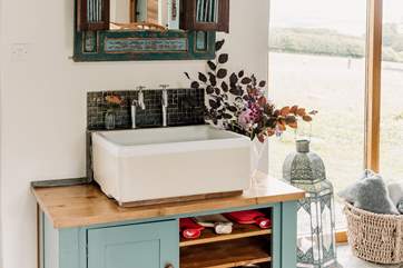 Complete with all the little luxuries!