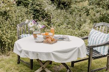 The outdoor seating area in its unspoilt surroundings.