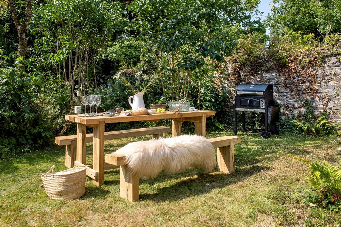 Al fresco dining in the Cornish sun!