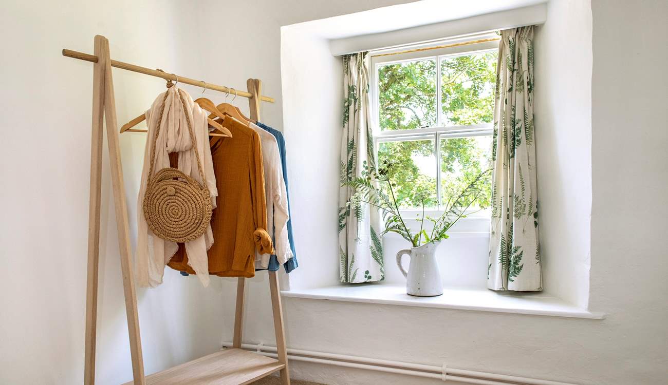And hanging space for holiday essentials.