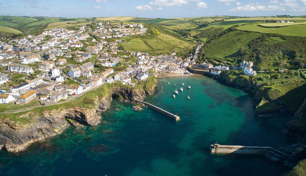 Nearby Port Isaac is a beautiful Cornish village, home of Doc Martin and the famous singers, The Fishermen's friends.